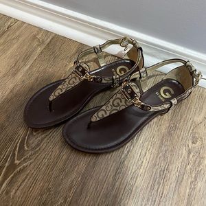 Guess thong sandal.